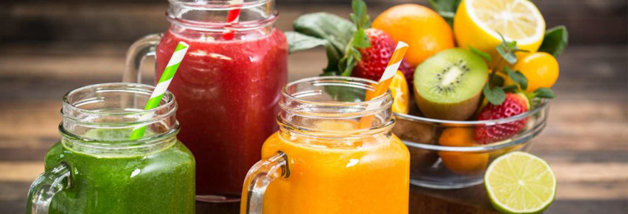 smoothies dans des jars